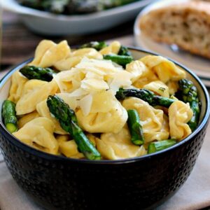 This Tortellini with Mustard Cream sauce combines cheese tortellini, asparagus and a creamy mustard sauce that is suitable for every mustard lover!