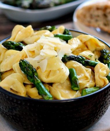 This Tortellini with Mustard Cream sauce combines cheese tortellini, asparagus and a creamy mustard sauce that is suitable for every mustard lover!