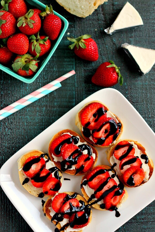This Strawberry and Brie Crostini contains fresh strawberries, creamy brie, and a drizzle of balsamic glaze, all nestled on top of French bread slices!