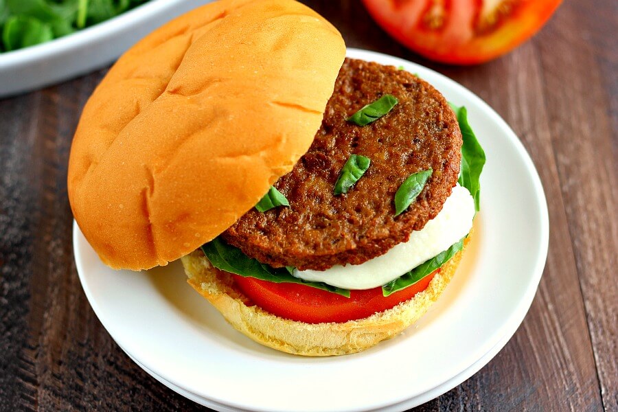 https://www.pumpkinnspice.com/wp-content/uploads/2015/07/caprese-veggie-burger4.jpg