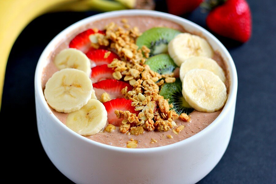 This Chocolate Peanut Butter Smoothie Bowl is jam-packed with nutrients, protein, and fuel to keep you going all day long. It contains just a few simple ingredients and is full of chocolate and creamy peanut butter. You'll never guess that this bowl is secretly healthy!