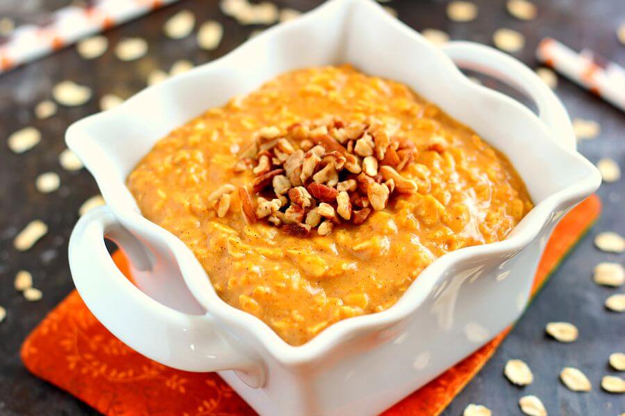 Packed with hearty oats, creamy pumpkin, and spices, this dish makes the perfect breakfast for those cool, fall mornings. The cozy flavors blend together to taste like your favorite pie, in oatmeal form!