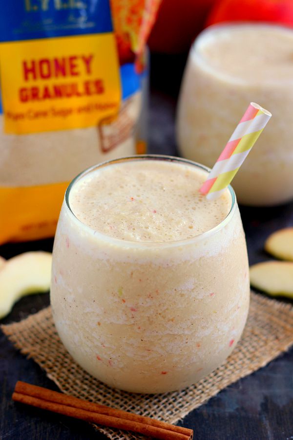 Filled with fresh apple cider, creamy Greek yogurt, and apple chunks, this Apple Cider Smoothie is a refreshingly delicious drink. On the healthier side and full of flavor, this smoothie is perfect to sip on when enjoying the crisp, fall weather! #applecider #appleciderrecipe #applecidersmoothie #falldrinks #fallrecipes #fallbreakfasts #recipe #appledrinks