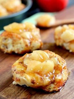 apple cinnamon rolls on wood