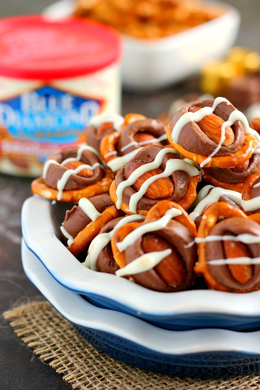 These Almond Pretzel Bites are filled with crunchy pretzels, Smokehouse Almonds, caramel candies, and drizzled with white chocolate. They're ready in minutes and make the perfect game day snack for when you crave a sweet and salty treat!
