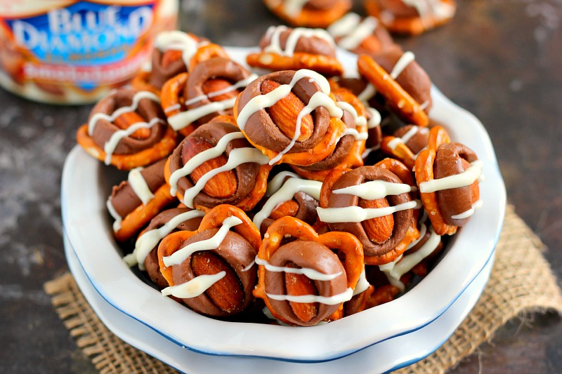 These Almond Pretzel Bites are filled with crunchy pretzels, Smokehouse Almonds, caramel candies, and drizzled with white chocolate. They're ready in minutes and make the perfect game day snack for when you crave a sweet and salty treat!