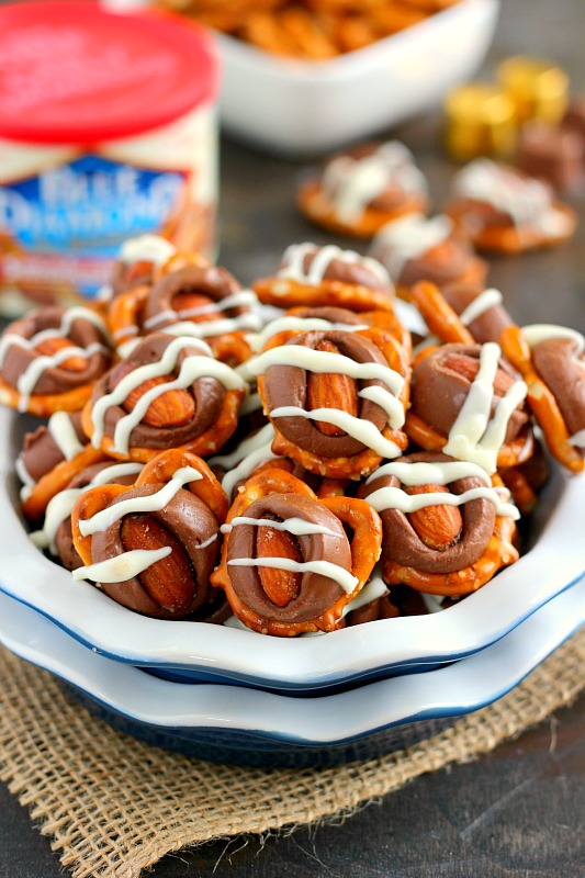 These Almond Pretzel Bites are filled with crunchy pretzels, Smokehouse Almonds, caramel candies, and drizzled with white chocolate. They're ready in minutes and make the perfect game day snack for when you crave a sweet and salty treat!