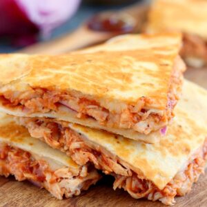 This BBQ Chicken Quesadilla is packed with tender chicken, tangy barbecue sauce, red onions, and mozzarella cheese. It makes the perfect weeknight meal and is ready in just 15 minutes!