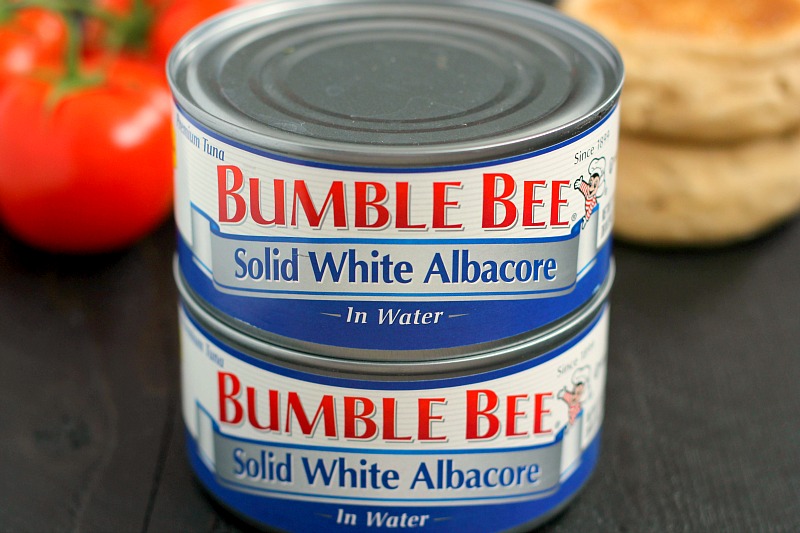 This Salsa Tuna Melt is full of flavor and comes together in minutes. Packed with Bumble Bee® Solid White Albacore, zesty salsa, and cream cheese, this easy meal is a lighter version of the classic dish!