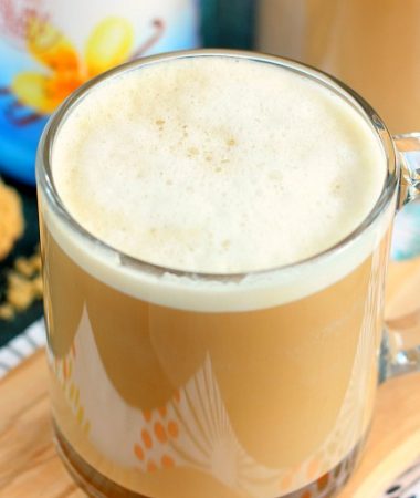 Packed with hints of brown sugar, smooth vanilla and a bold flavor, this Brown Sugar Vanilla Latte is easy to make and perfect for coffee lovers. This latte is a fraction of the calories found in your local coffee shop and so delicious, too!