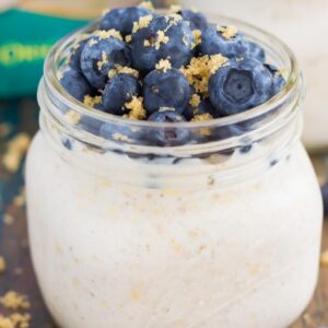 Packed with nutritious ingredients and full of flavor, these Blueberry French Toast Overnight Oats taste like the classic dish, in healthier form. Hearty oats, Greek yogurt, maple syrup, and a sprinkling of sweetness give these overnight oats a delicious taste that's ready to fuel you all morning long!