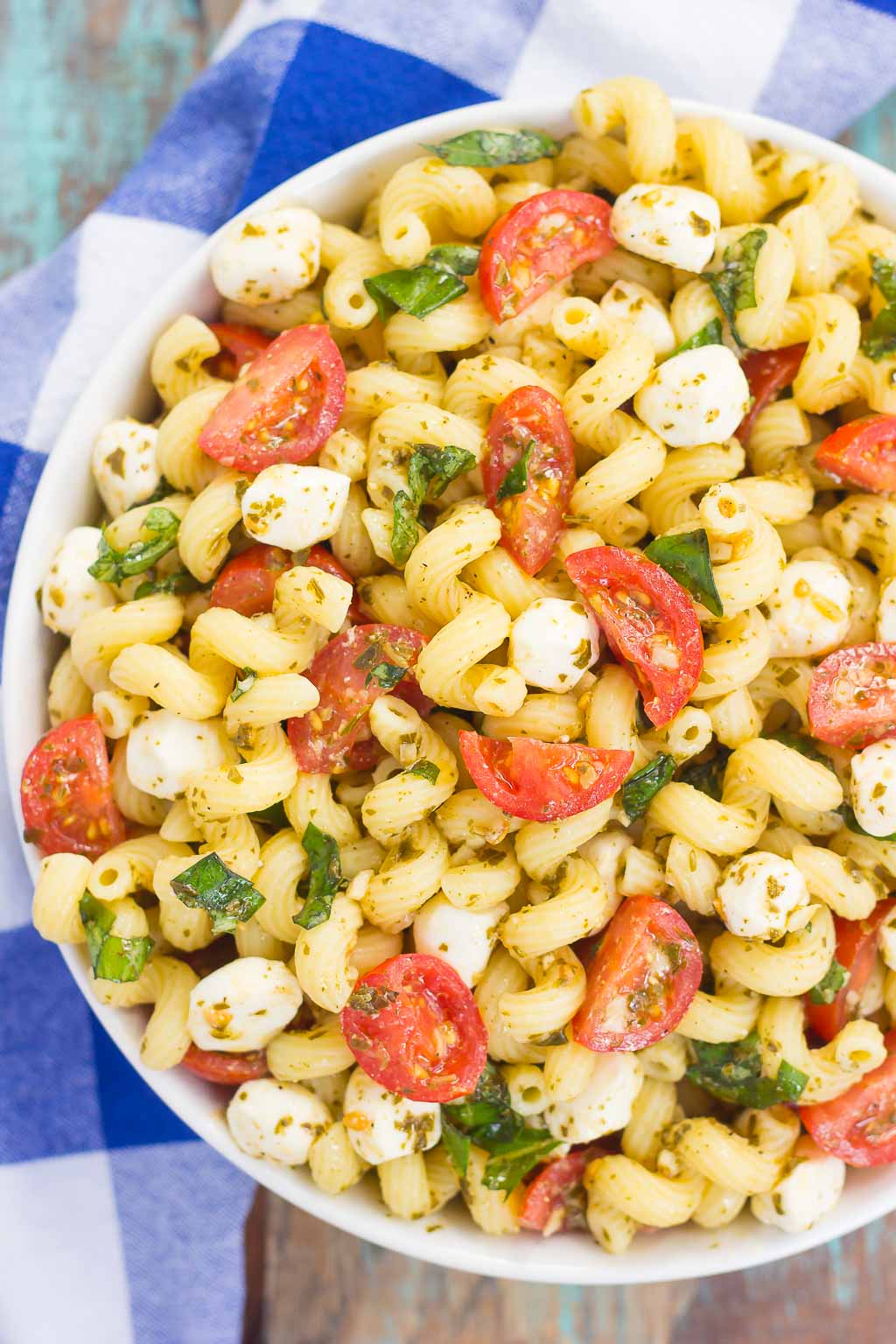 Caprese Pasta Salad (with Pesto!) - Pumpkin 'N Spice