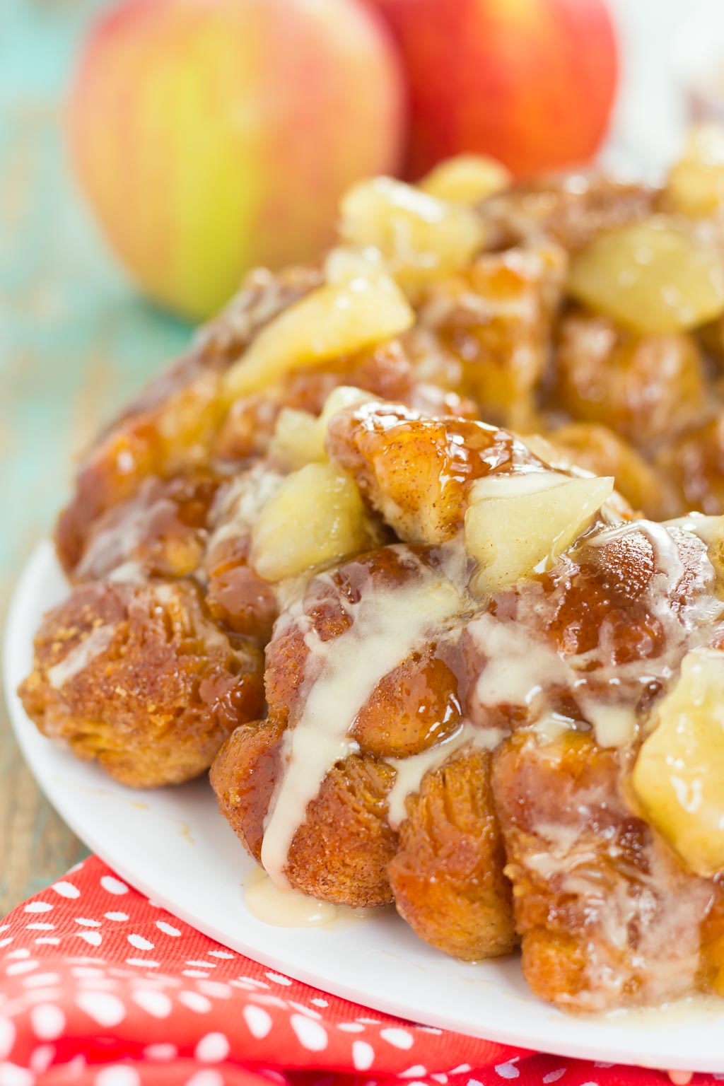 close up of apple monkey bread with canned biscuits