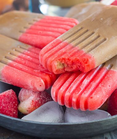 These Strawberry Mocha Pops are filled with mocha iced coffee and topped with a sweet strawberry layer. With just a few ingredients and hardly any prep work, this is the perfect treat to satisfy you sweet tooth!