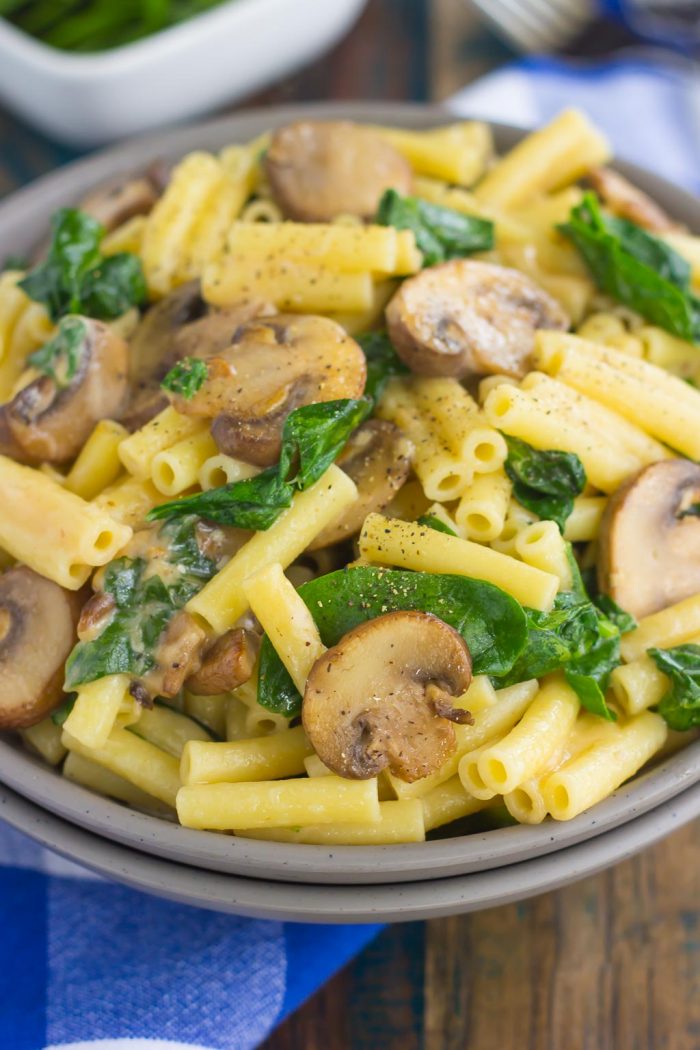 Mushroom & Spinach Pasta (Vegetarian & Creamy!) Pumpkin 'N Spice