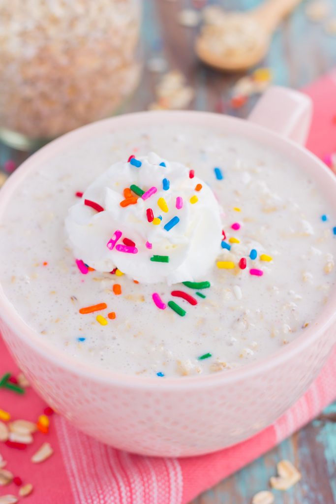 Cake Batter Overnight Oats are a sweet and healthier make-ahead breakfast. Hearty oats, Greek yogurt, and milk combine with the classic taste of cake batter, in oatmeal form. Whether you like your oats hot or straight from the fridge, this easy breakfast will fuel you all morning long!