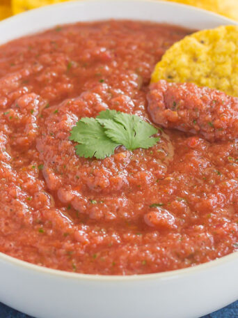 With fresh tomatoes and just the right amount of seasonings, this easy Restaurant Style Salsa will wow your taste buds!