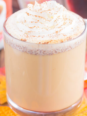 This Cinnamon Maple Latte is filled with cozy fall flavors and is perfect to enjoy during the season. Packed with hints of maple, cinnamon and nutmeg, this homemade latte was made for coffee lovers everywhere!