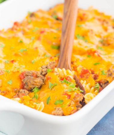 This Cheeseburger Casserole is loaded with the flavors of a classic cheeseburger, but in comfort food form. Tender pasta, seasoned ground beef, and a sprinkling of spices and cheese make this dish a family favorite for dinner!