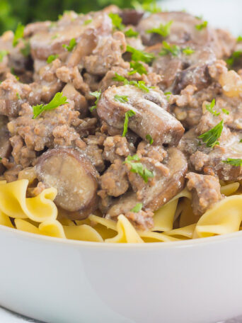 This One Pan Beef Stroganoff is packed with crumbled ground beef, tender mushrooms, and a rich and creamy sauce. Made with just a few ingredients and ready in just 30 minutes, you can have this easy dish ready to devour in no time!