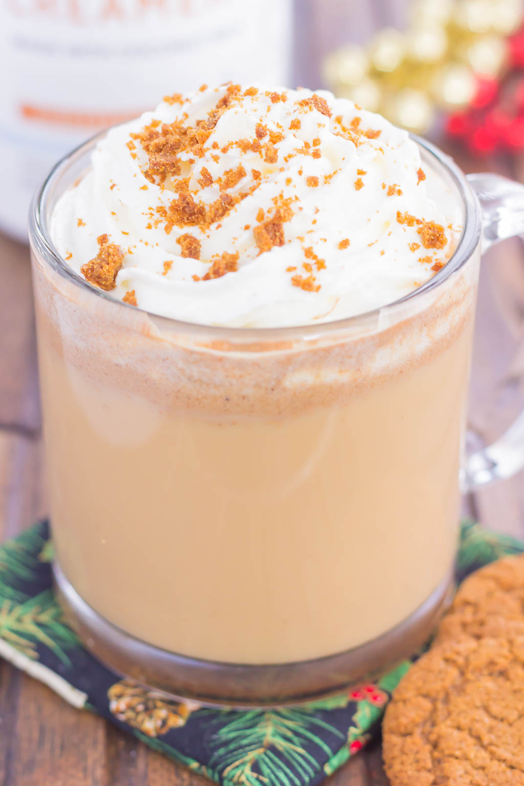 Skip the coffee shop and make your own Spiced Gingerbread Latte to celebrate the the holidays. Filled with cozy spices, lots of flavor, and ready in less than 10 minutes, you can enjoy this warm and festive drink all season long! #gingerbread #gingerbreadlatte #gingerbreadcoffee #gingerbreadbrecipe #christmasdrink #holidaybeverage #drink #coffee #latte