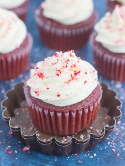 christmas cupcakes with peppermint frosting