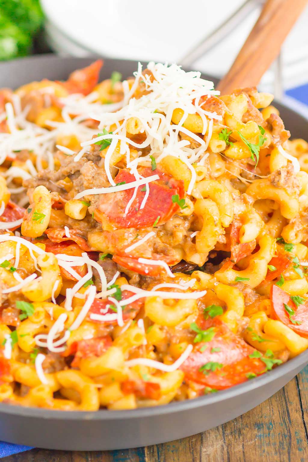 This Pepperoni Pizza Hamburger Helper is a simple, one pan dish that's ready in just 30 minutes. Better than the boxed kind, this cheesy pasta combines the classic flavors of pepperoni pizza that'll be a hit at the dinner table for years to come! #hamburgerhelper #pizzahamburgerhelper #pizzacasserole #pasta #pizzapasta #onepot