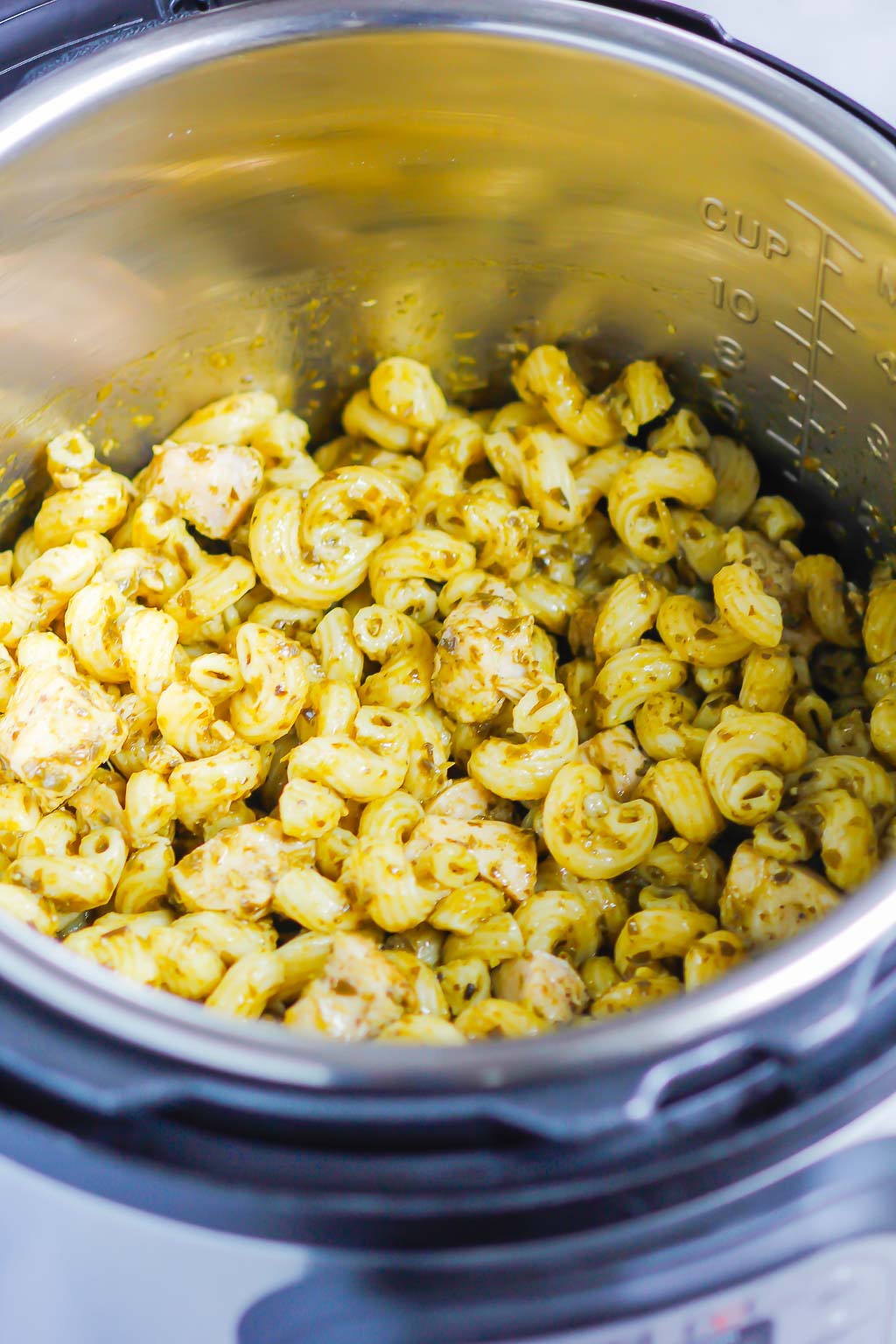 Instant Pot chicken pasta with pesto in the pressure cooker 