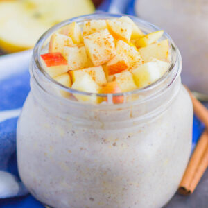 Apple Pie Overnight Oats are a simple, make-ahead breakfast for busy mornings. With just five minutes of prep time and no oven required, this hearty dish is filled with cozy flavors and perfect to keep you going all morning long! #overnightoats #oats #oatmeal #appleovernightoats #applepie #applebreakfast #makeahead #makeaheadbreakfast