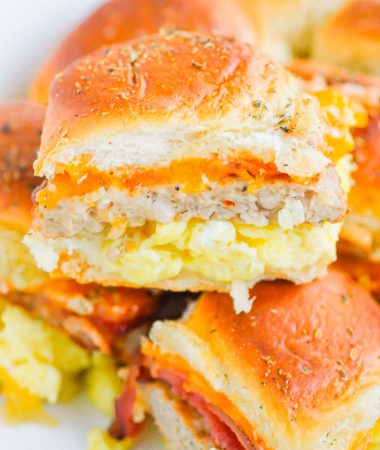 Breakfast Sliders are an easy, make-ahead dish that's filled with your favorite ingredients. Perfect to serve for a crowd or for when you need breakfast on-the-go! #sliders #breakfastsliders #breakfastsandwich #easybreakfast #makeaheadbreakfast #mealprep #breakfast