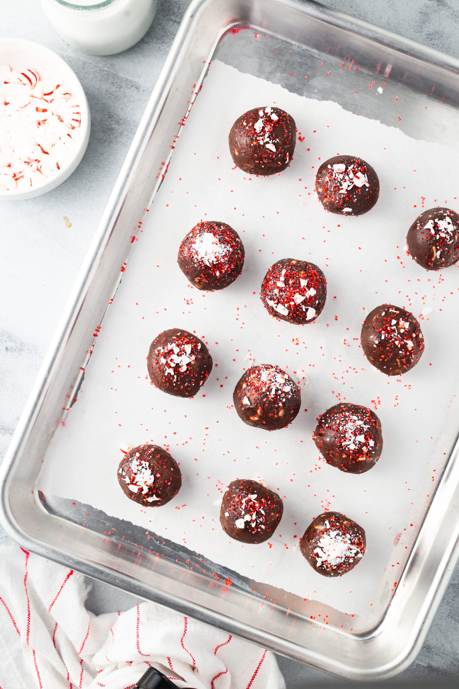 Easy Peppermint Truffles