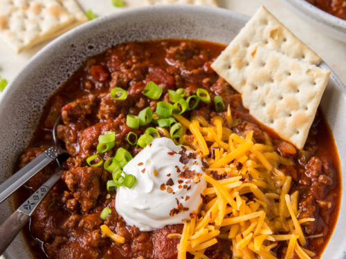 Easy Crockpot Chili Recipe - Chili Pepper Madness