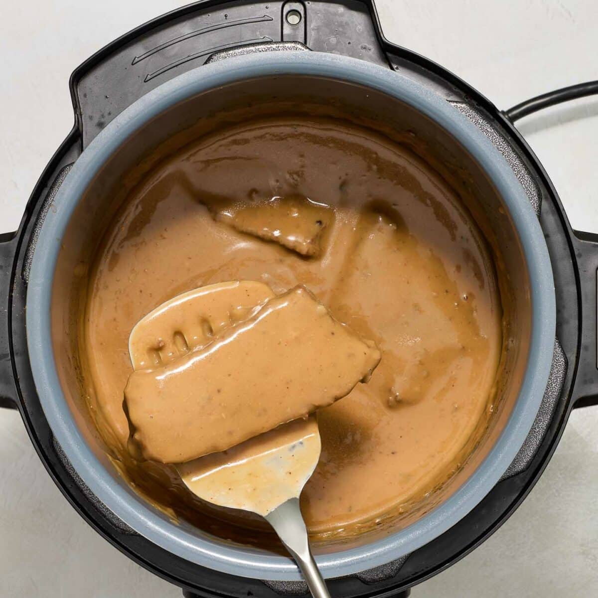 round steak with gravy in the instant pot
